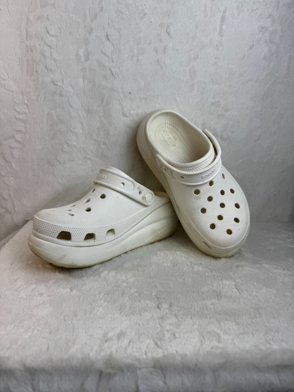 Crocs Classic Mega Crush Clog White 2.4" Platform Sandals Womens 8 Mens 6 - Picture 2 of 9